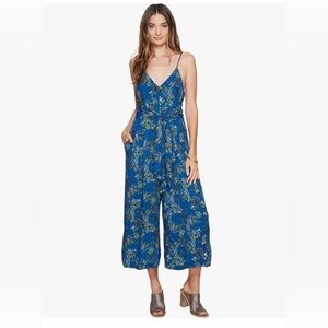 Free People Hot Topics wide leg jumpsuit romper dress blue tropical sz 4
